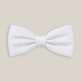 White piqué pre-tied bow tie for a white-tie tailcoat outfit